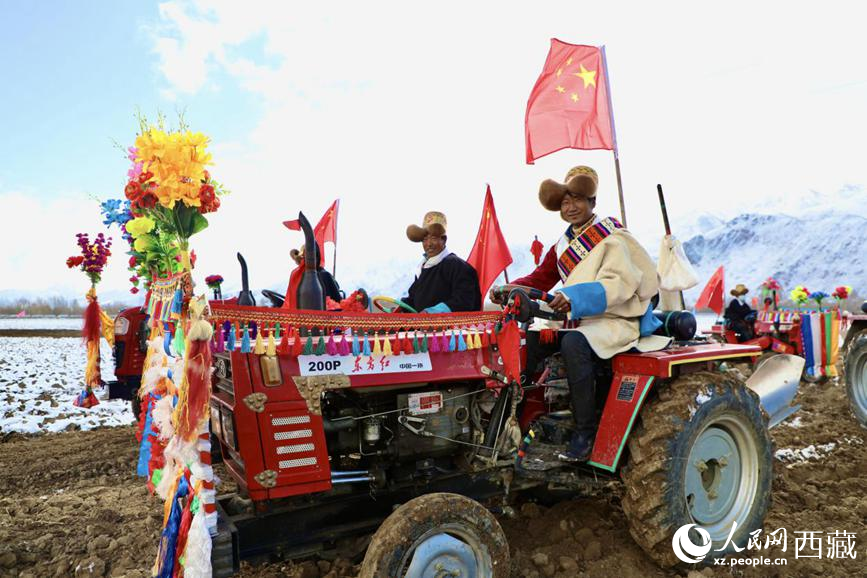 田间地头“追春”忙 开启高原丰收“犁”